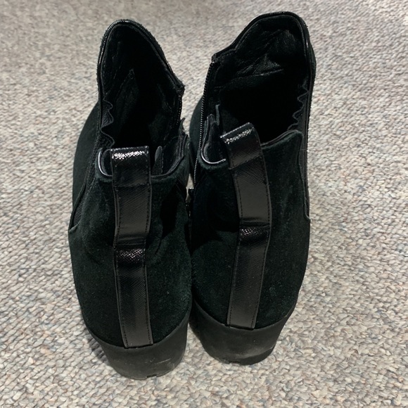 Suede boots - Picture 2 of 4